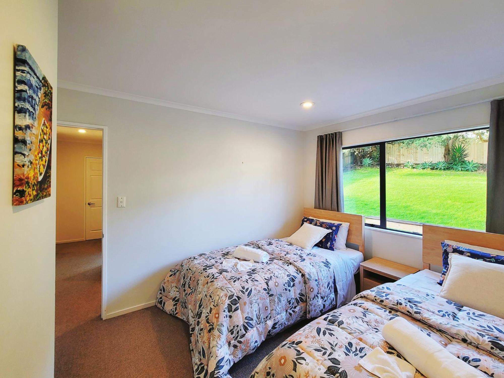 Sea View 5 Bedroom Holiday House Whangaparaoa Exteriör bild